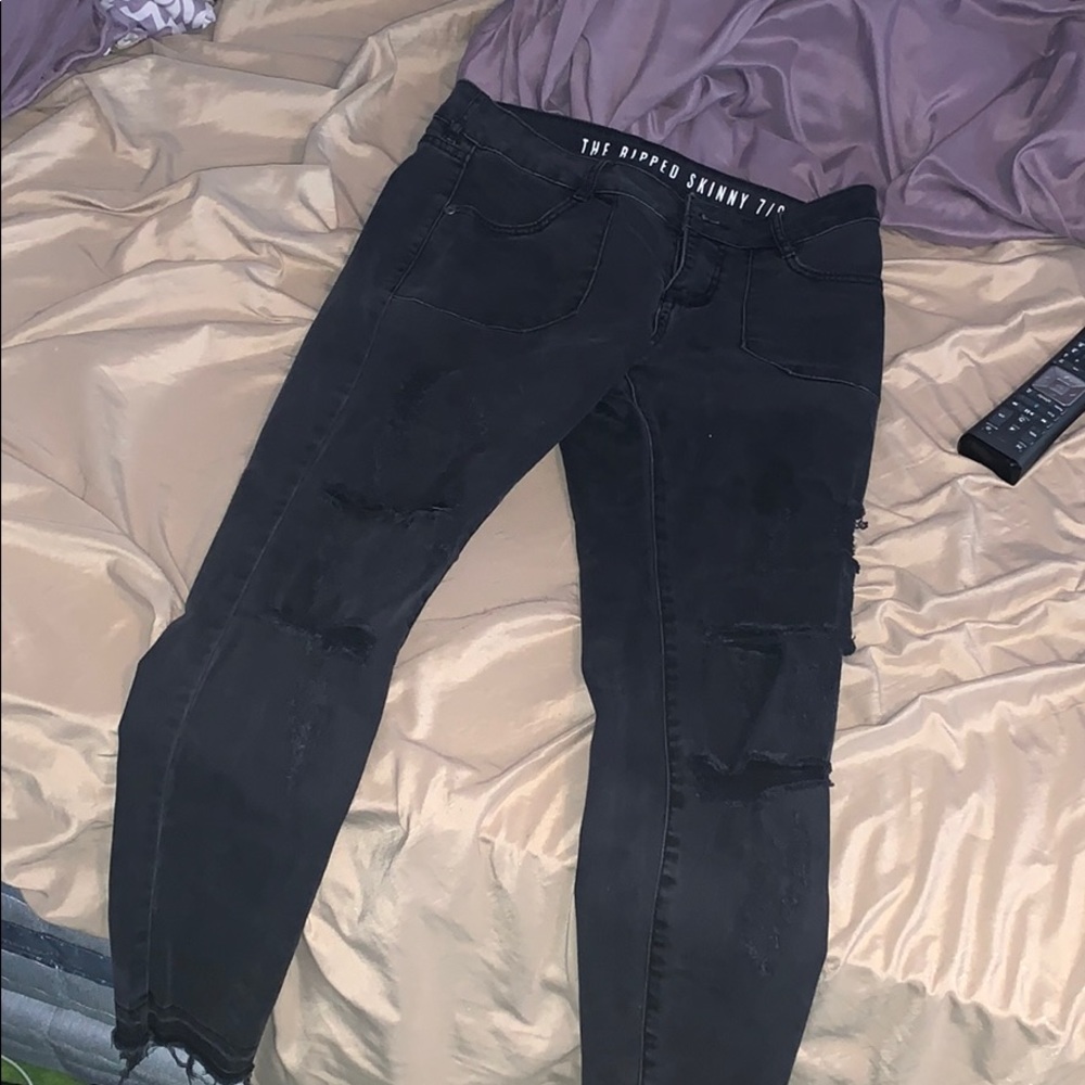 Ripped skinny black jeans
